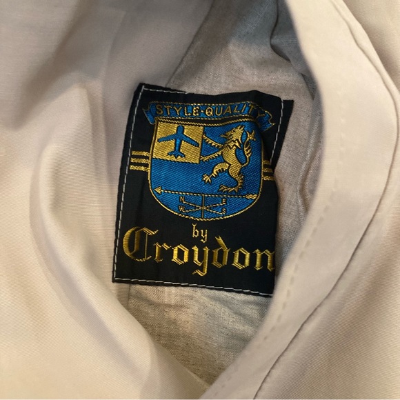 Reversible, trenchcoat beige and black - Picture 7 of 11